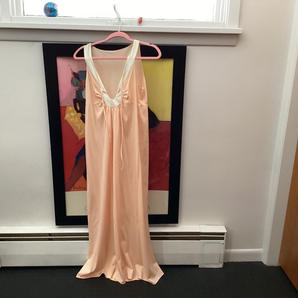 BARAD. ROBE a& Nighty set PEACH N WHITE DETAILED  VINTAGE VIBES !!! - Picture 2 of 11